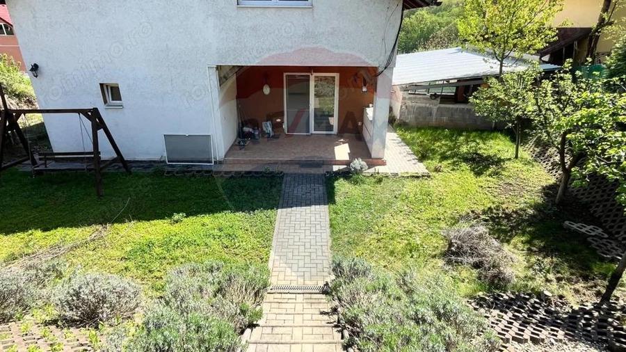 Vila de vanzare langa lac - Medias - 4