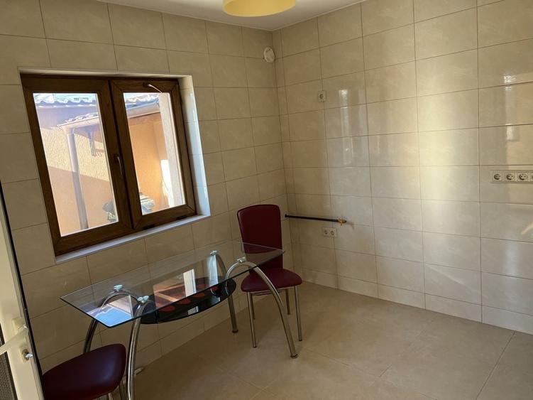 Casă cu 3 camere cu Teren 165 Mp în Central