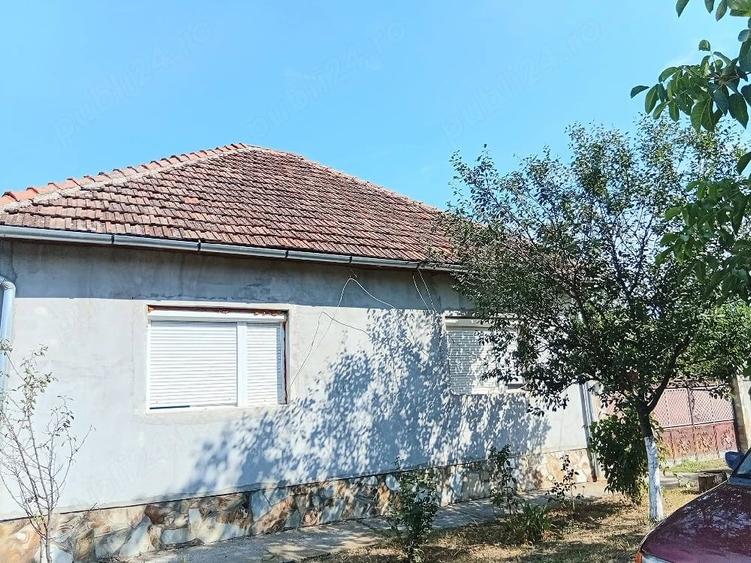 Casă cu 3 camere cu Teren 800 Mp în Central
