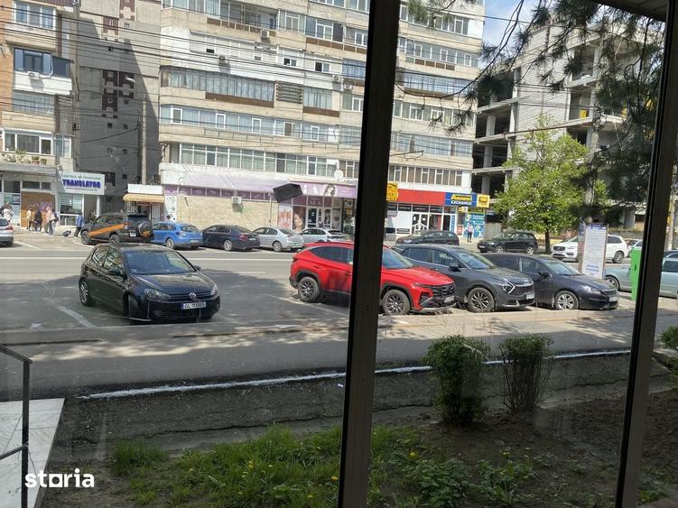 Spațiu comercial, de 80 mp, în Micro 19