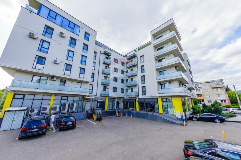 Penthouse cu 4 camere nedecomandat în Central