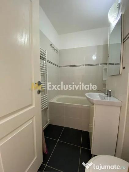 Garsonieră decomandată în Central