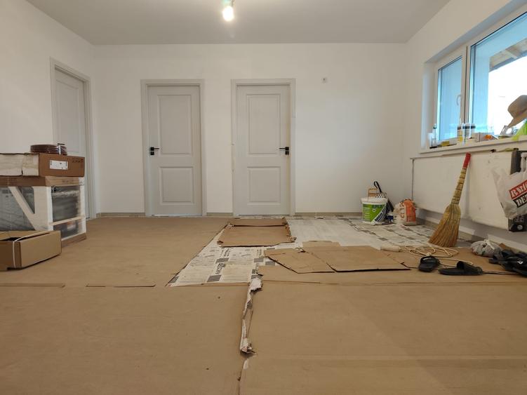 Casă individuală cu 4 camere cu Teren 350 Mp în Joița