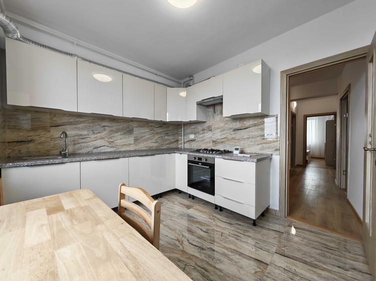 Apartament cu 3 camere decomandat în Ultracentral