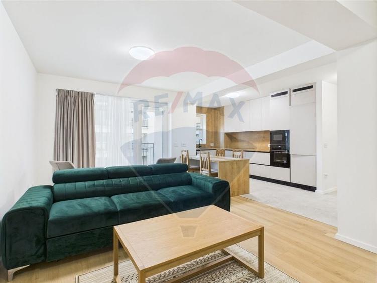 Apartament cu 2 camere decomandat în Tractorul