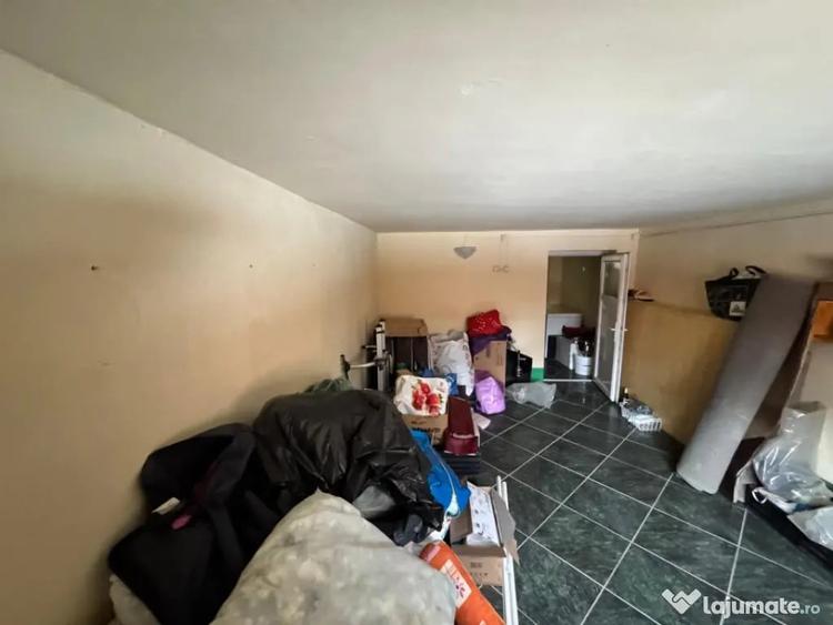 Casă cu 12 camere cu Teren 321 Mp în George Enescu