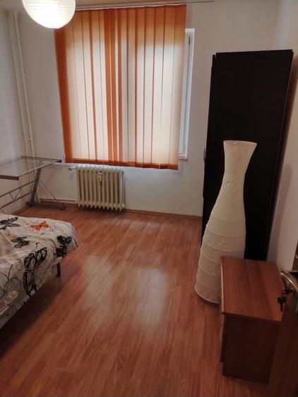 Apartament cu 2 camere decomandat în Ghencea