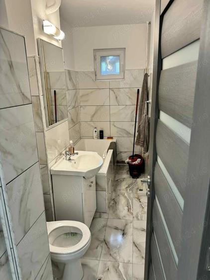 Apartament cu 2 camere semidecomandat în Craiovița Nouă