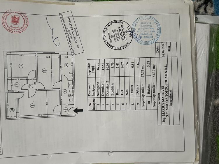 Apartament cu 3 camere decomandat în Drumul Taberei