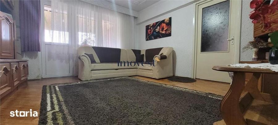 Apartament cu 3 camere decomandat în Micro 16