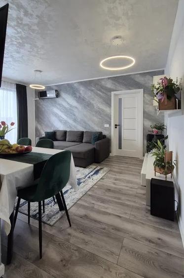 Apartament cu 3 camere semidecomandat, mobilat în Florești — fotografia 2