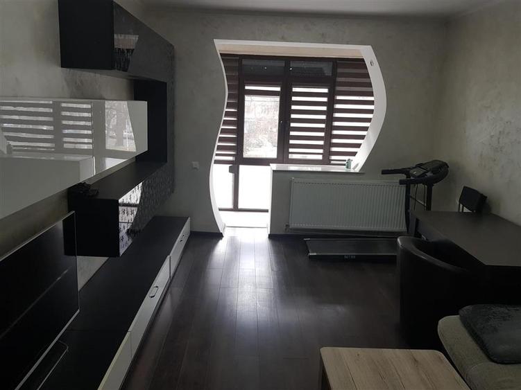 Apartament cu 2 camere decomandat în Independenței
