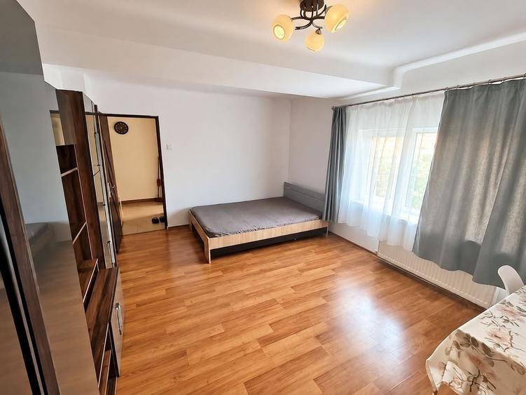 Garsonieră decomandată, mobilată în Complex Studențesc