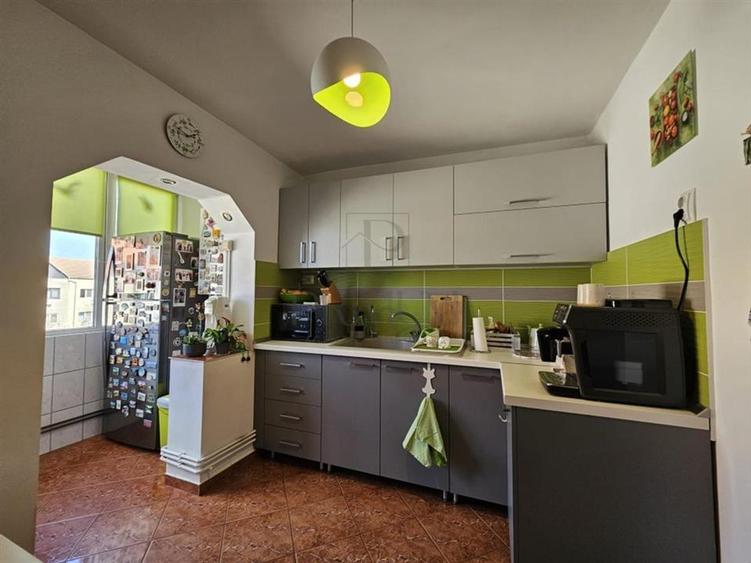 SOARELUI - 3 CAMERE - 2 BAI - DECOMANDAT - CENTRALA PROPRIE - CLIMA - 10