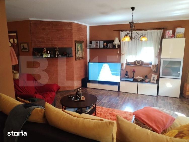 Casă cu 5 camere cu Teren 1241 Mp în Păulești