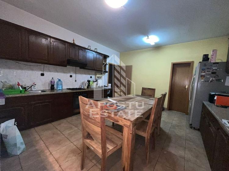 Casa individuala cu 4 camere, teren 404 mp,acces auto,garaj, Girocului - 6