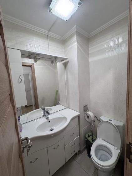 Inchiriez apartament 4 camere zona Rovine-Damarin - 2