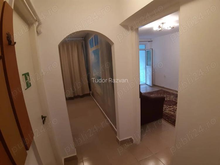 Inchiriez spa?iu nereziden?ial in bloc 4 et. Inchiriez spa?iu nereziden?ial in bloc 4 et.