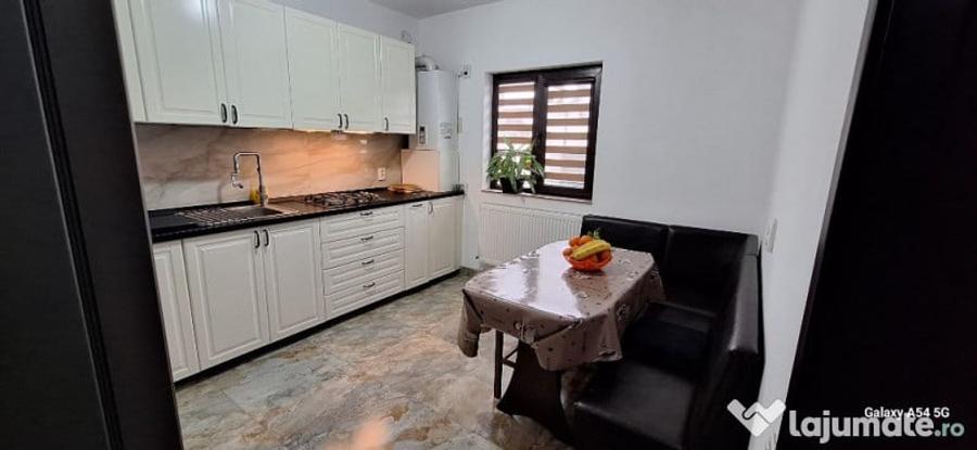 Casă cu 4 camere cu Teren 412 Mp în Măgurele