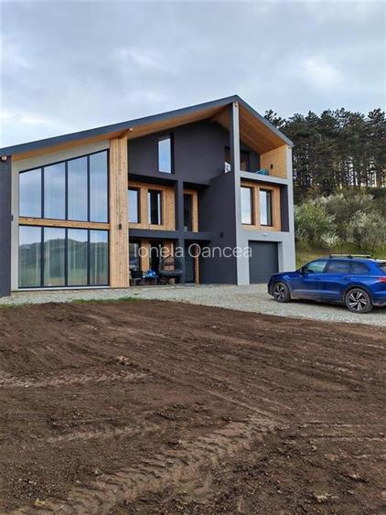 Casa ultra moderna Sanpetru Livada sub Lempes