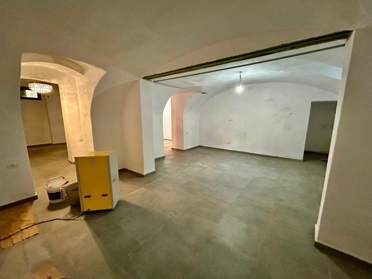 ULTRACENTRAL ZONA 0 • Casă D+P+E+M • 560 mp utili •8 camere• Direct Proprietar! - 15