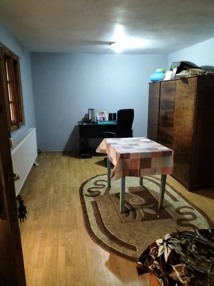 Casă de vânzare, zonă liniștită  - 4