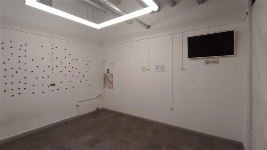 Spatii cu vad comercial si standuri - zona Piata Sudului - 4