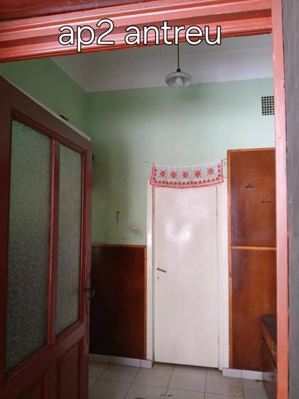 Casã compusã din 2 apartamente, 2 spații comerciale, garaj dublu - 3
