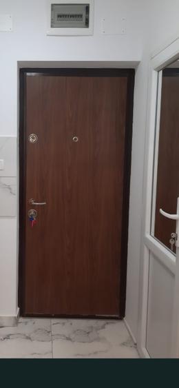 Camera cu baie- proprie- renovata- Tractorul  - 8