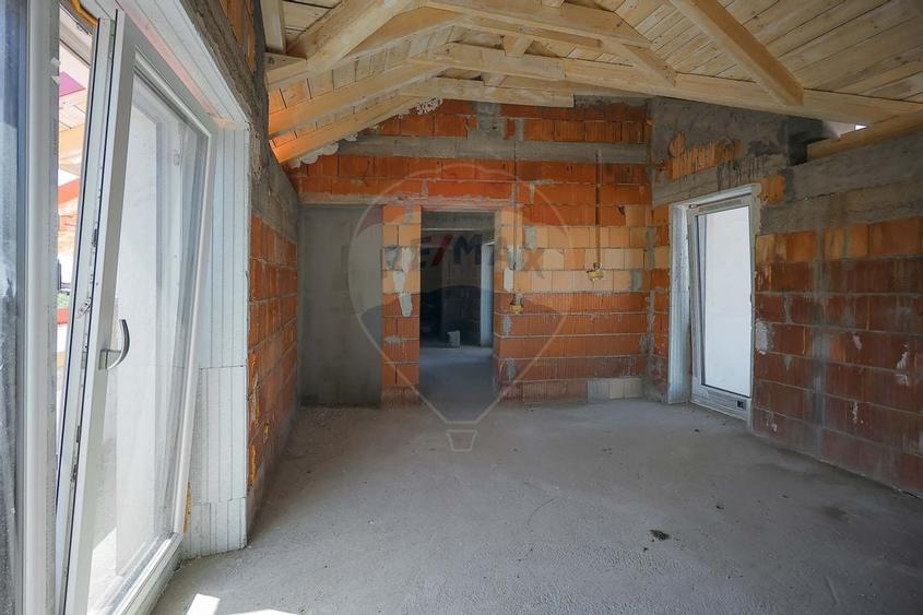 De vânzare casă cu un proiect deosebit, la roșu , Str. Gheorghe Doja - 11