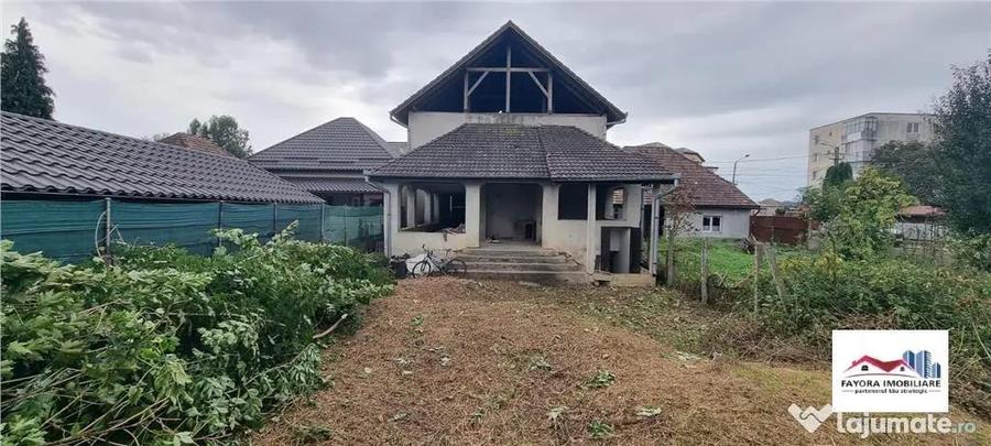 Casă cu 6 camere cu Teren 550 Mp în Târnăveni