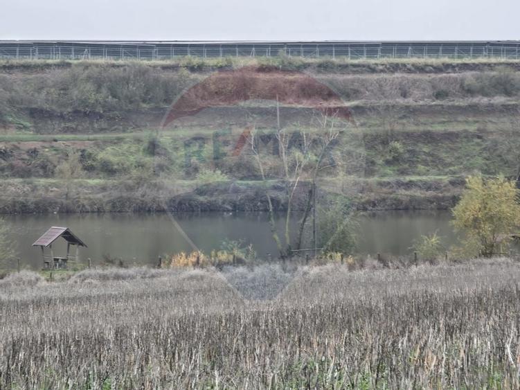 DE VANZARE LAC Pescuit sportiv 6,7ha + TEREN 6,3ha - 10