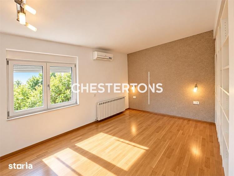 Casă cu 5 camere cu Teren 420 Mp în Corbeanca