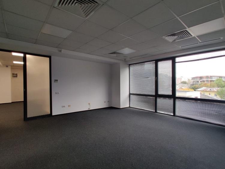 Spațiu de inchiriat pentru birouri in cladirea Dacia Business Center - Moșilor - 9