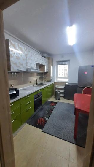 Bra?ov , Kasper Coresi Mall ,3 camere ,doua bai ,parcare - 2