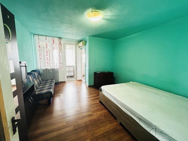 Titan, 1 Decembrie 1918, apropiere metrou, Supeco - 7