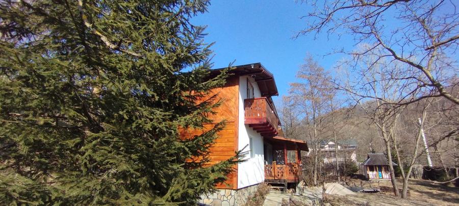 Vând casă+ teren  - 12