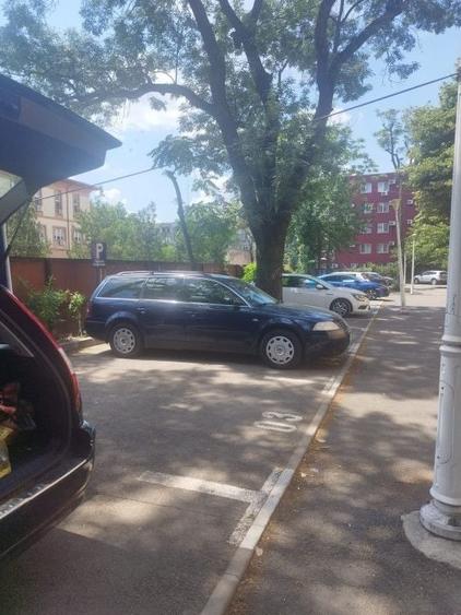 Apartament cu 3 camere semidecomandat, mobilat în Bucur Obor