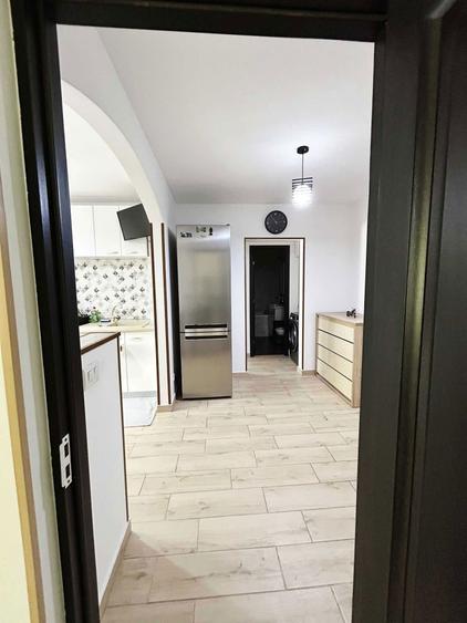 Vand apartament 2 camere decomandat, etaj 1 - 4