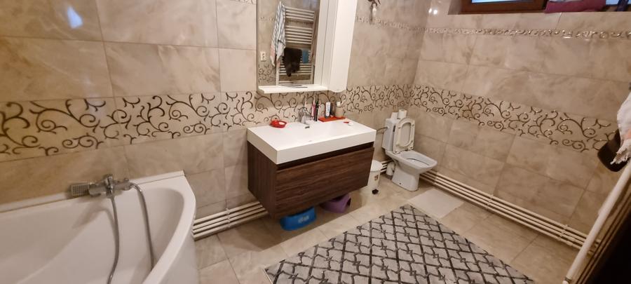 Casa cu etaj la strada zona Casa Lux - 3