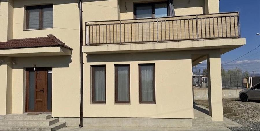 Casa Moderna in Zona Castelului Transilvania Elegan?a ?i Lini?te - 2