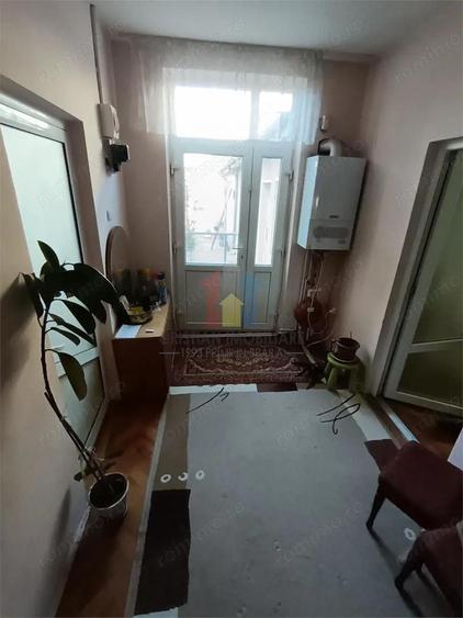 Casa pretabila 2 familii, 6 camere, teren 390 mp, zona Centrala - 18