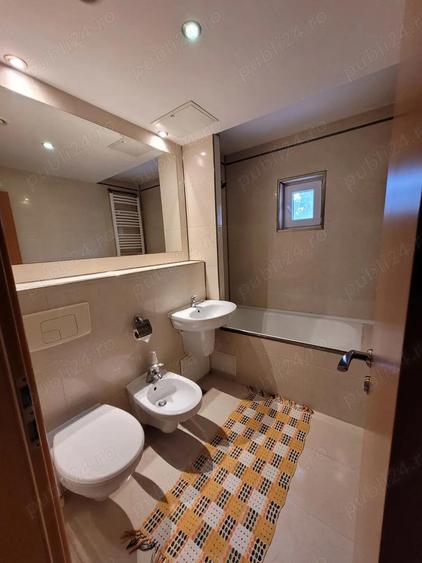 Vand apartament decomandat, cu 3 camere, in 1 mai - 4