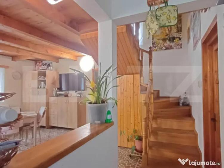 Casa individuala 5 camere, teren 2800 mp in Moldovenesti - 1