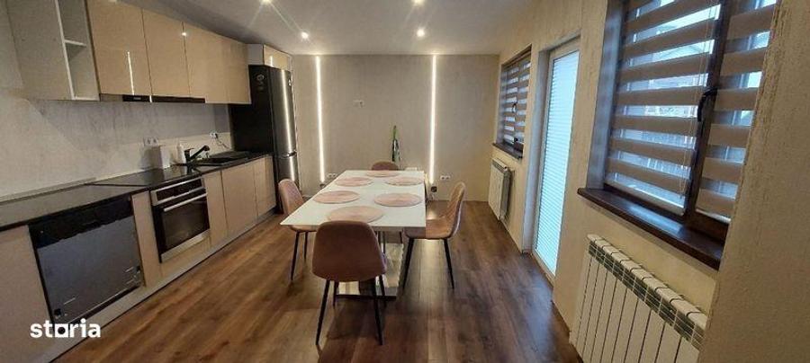 Ofer spre inchiriere apartament cu 3 camere,Loc de parcare si Curte - 3