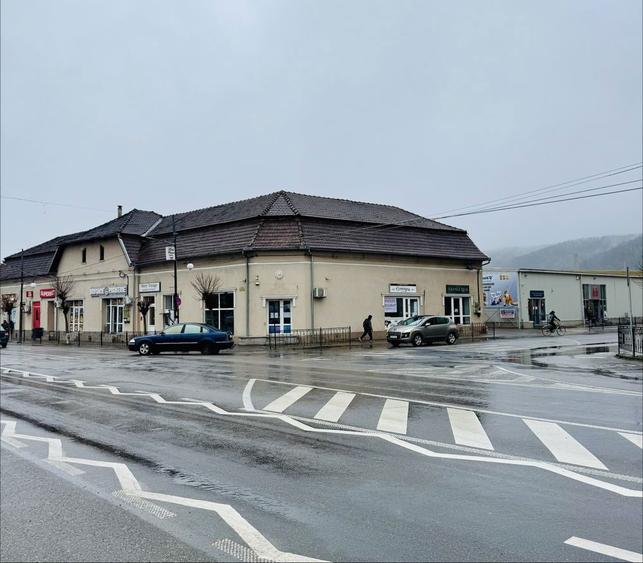 Spatiu comercial de inchiriat, ultrancentral, Otelu Rosu - 1