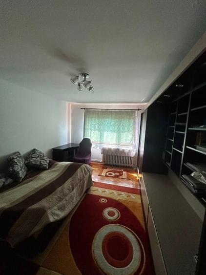 Apartament cu 2 camere decomandat, mobilat în Sinaia