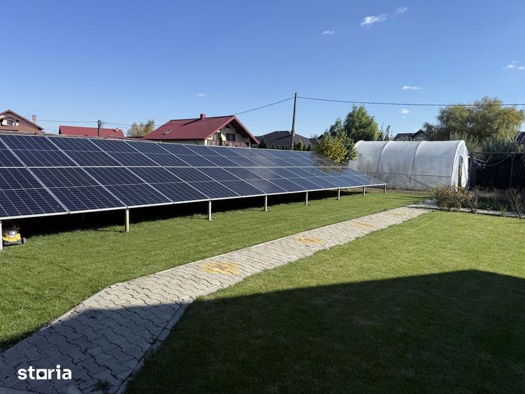 Casă cu 5 camere cu Teren 2400 Mp în Ipotești