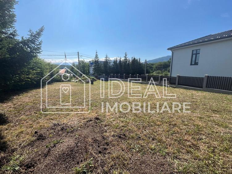 Teren Construcții intravilan de 650 mp, în Sadu