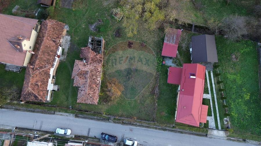 Casă si teren de vânzare in Leresti la super preț - 6